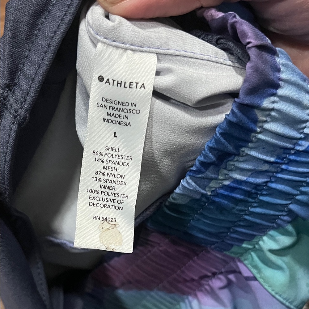 Athleta Printed Mesh Racer Run Short Size L - Picture 3 of 10